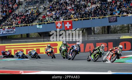 TT Assen Circuit, Assen, Niederlande, 22. April 2023, Erste Runde während der Pirelli Dutch Round FIM Superbike World Championship 2023 – Superpole Race – Stockfoto