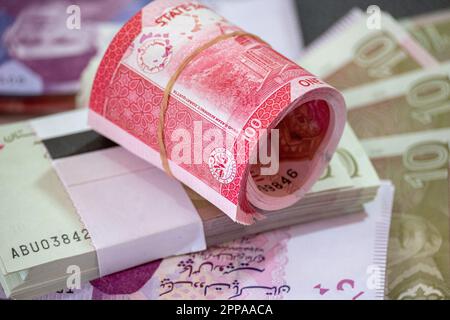 Karatschi, Pakistan - 22. April 2023. Pakistanische Währungsbanknote. Geschäfts- und Finanzkonzept Stockfoto