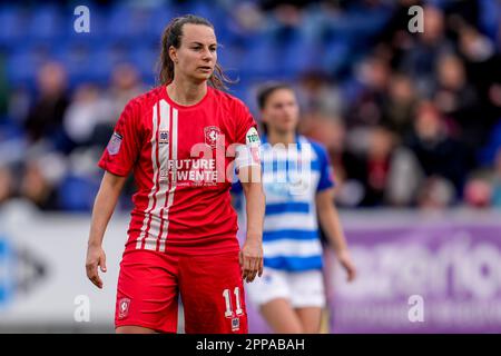 Zwolle, Niederlande. 23. April 2023. ZWOLLE, NIEDERLANDE - APRIL 23: Renate Jansen vom FC Twente blickt auf das Azerion Eredivisie Vrouwen Match zwischen PEC Zwolle und FC Twente im MAC³ PARK Stadion am 23. April 2023 in Zwolle, Niederlande (Foto von Pieter van der Woude/Orange Pictures). Credit: Orange Pics BV/Alamy Live News Stockfoto