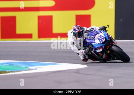 Assen, Niederlande. 23. April 2023. ASSEN, NIEDERLANDE - APRIL 23: Simone Corsi aus Italien und die Rennmannschaft Altogo, die während des WorldSSP-Rennens 2 während der FIM Superbike World Championship Pirelli Dutch Round am 23. April 2023 in Assen, Niederlande (Foto von Andre Weening/Orange Pictures). Credit: Orange Pics BV/Alamy Live News Stockfoto