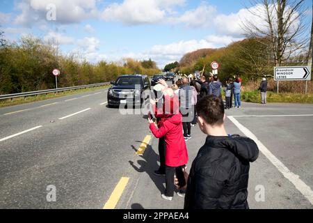 Auf der N5. Straße vor der irischen Grafschaft Mayo, der autokolonne von Präsident Bidens, ist ein offizieller Staatsbesuch in Irland geplant Stockfoto