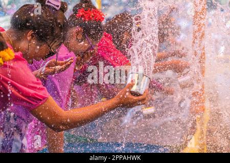 Traditionelles Wasserfestival (Sangrai) in Chittagong Hill Tracts, Bangladesch Stockfoto