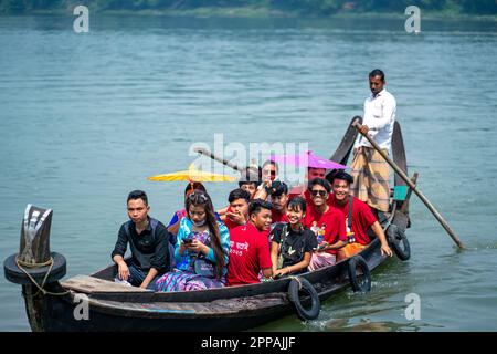 Traditionelles Wasserfestival (Sangrai) in Chittagong Hill Tracts, Bangladesch Stockfoto