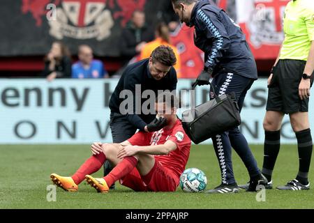 ENSCHEDE - Ramiz Zerrouki vom FC Twente während des niederländischen Premier-League-Spiels zwischen dem FC Twente und der Sparta Rotterdam am 22. April 2023 im Stadion De Grolsch Veste in Enschede, Niederlande. ANP JEROEN PUTMANS Stockfoto