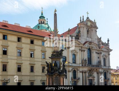 Barocke St. Nikolaus Kirche (Mala Strana) in Prag Stockfoto