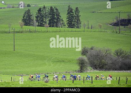 Lüttich, Belgien. 23. April 2023. Die Abtrünnige Gruppe, die während des Men-Elite-Rennens der eintägigen Radtour Lüttich-Bastogne-Lüttich, 258,5km km von Lüttich, über Bastogne nach Lüttich, Sonntag, den 23. April 2023, abgebildet wurde. BELGA FOTO JASPER JACOBS Kredit: Belga News Agency/Alamy Live News Stockfoto