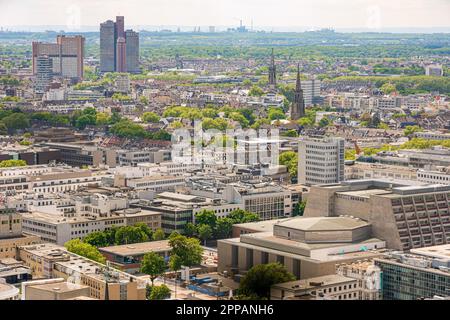 KÖLN, DEUTSCHLAND - MAI 12: Luftaufnahme über die Stadt Köln am 12. Mai 2019. Foto vom Triangle Tower Stockfoto