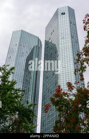 FRANKFURT, DEUTSCHLAND - SEPTEMBER 16: Hauptsitz der Deutschen Bank in Frankfurt am 16. September 2019. Die Deutsche Bank ist die größte Bank in Stockfoto