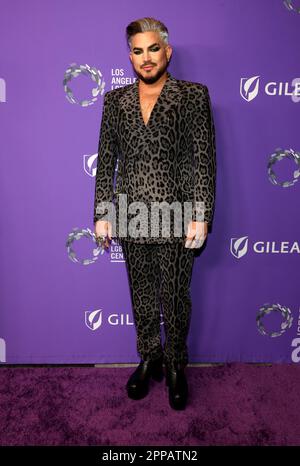 LOS ANGELES, CA - 22. APRIL: Adam Lambert im Los Angeles LGBT Center Gala 2023 am Fairmont Century Plaza in Los Angeles, Kalifornien, am 22. April 2023. Kredit: Faye Sadou/MediaPunch Stockfoto