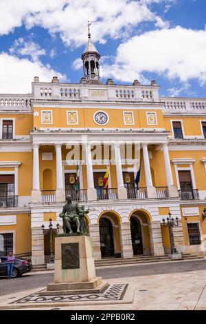 Badajoz, Spanien - 24. Juni 2022: Stadtpalast (Rathaus) von Badajoz bei Tag Stockfoto
