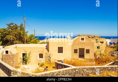 Alte, trostlose Straßen von ruhigen Episkopi Gonias. Es wurde fast vollständig durch ein Erdbeben im Jahr 1956 zerstört und für viele Ohren verlassen, Santorin Griechenland Stockfoto