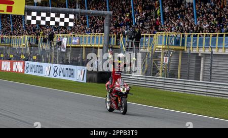 Assen, Niederlande. 23. April 2023. TT Assen Circuit, Assen, Niederlande, 23. April 2023, Nr. 1 Alvaro Bautista ESP Ducati Panigale V4R ARUBA.IT Racing -Ducati während der Pirelli Dutch Round FIM Superbike World Championship 2023 - Race2 - World Superbike - SBK Credit: Live Media Publishing Group/Alamy Live News Stockfoto