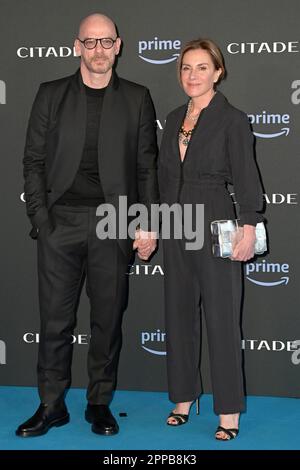 Rom, Italien. 21. April 2023. Filippo Nigro und Gina Gardini bei der Premiere der Amazon Prime Streamingserie „Citadel“ im Space Cinema Moderno. Rom, 21.04.2023 Kredit: Geisler-Fotopress GmbH/Alamy Live News Stockfoto