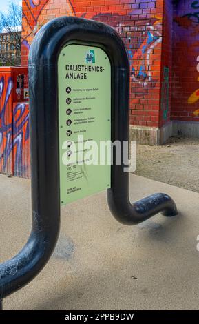 Calisthenics Facility In Gleisdreieck Park, Tiergarten, Mitte, Berlin, Deutschland Stockfoto