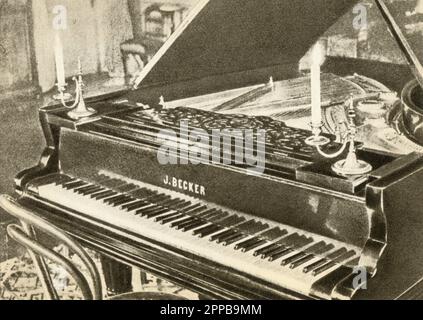 Alte Vintage-Postkarte der UdSSR, 1961. Tschaikowskys Klavier in seinem Haus in Klin. Stockfoto