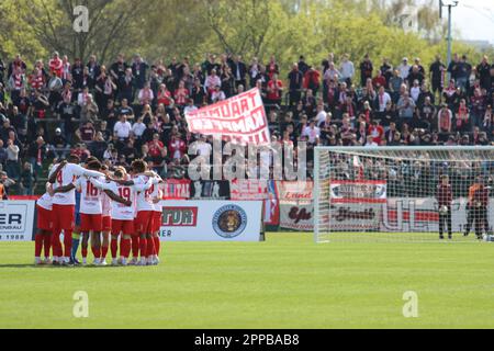 Berlin, Deutschland. 23. März 2023. Berlin, Deutschland, 23. April 2023. FC Rot-Weiss Erfurt im Spiel zwischen BFC Dynamo und FC Rot-Weiss Erfurt, Regionalliga Nordost, Runde 29. Kredit: Fabideciria/Alamy Live News Stockfoto