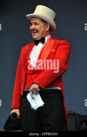 London, UK, 23. April 2023 Dave Chameleon MC. Feierlichkeiten zum St. George's Day am Trafalgar Square. Kredit: JOHNNY ARMSTEAD/Alamy Live News Stockfoto