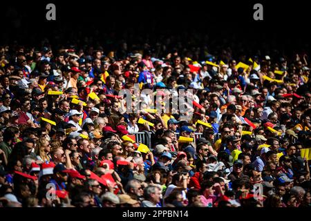 Bercelona, Spanien. 23. April 2023. Fans des FC Barcelona bei einem Spiel in La Liga Santander zwischen dem FC Barcelona und Atletico de Madrid am 23. April 2023 im Spotify Camp Nou in Barcelona, Spanien. (Foto/Felipe Mondino) Kredit: Live Media Publishing Group/Alamy Live News Stockfoto