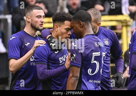 Brüssel, Belgien. 23. April 2023. Anderlecht's Mario Stroeykens feiert nach einem Tor während eines Fußballspiels zwischen RSCA Anderlecht und KV Mechelen am Sonntag, den 23. April 2023 in Anderlecht, Brüssel, am 34. Tag, dem letzten Tag des regulären 2022-2023-Wettbewerbs in der ersten Division der belgischen Meisterschaft „Jupiler Pro League“. BELGA FOTO LAURIE DIEFFEMBACQ Kredit: Belga News Agency/Alamy Live News Stockfoto