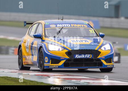 Donington Park, Castle Donington, Leicestershire, Großbritannien. 23. April 2023; 23. April 2023; Donington Park, Castle Donington, Leicestershire, England: Kwik Fit British Touring Car Championship; Dan Cammish in seinem NAPA Racing UK Ford Focus ST Credit: Action Plus Sports Images/Alamy Live News Stockfoto