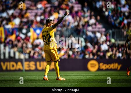 Bercelona, Spanien. 23. April 2023. Raphinha (FC Barcelona) bei einem Spiel in La Liga Santander zwischen dem FC Barcelona und Atletico de Madrid am 23. April 2023 im Spotify Camp Nou in Barcelona, Spanien. (Foto/Felipe Mondino) Kredit: Live Media Publishing Group/Alamy Live News Stockfoto