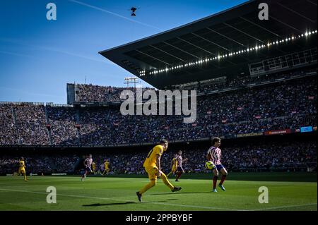 Bercelona, Spanien. 23. April 2023. Raphinha (FC Barcelona) bei einem Spiel in La Liga Santander zwischen dem FC Barcelona und Atletico de Madrid am 23. April 2023 im Spotify Camp Nou in Barcelona, Spanien. (Foto/Felipe Mondino) Kredit: Unabhängige Fotoagentur/Alamy Live News Stockfoto