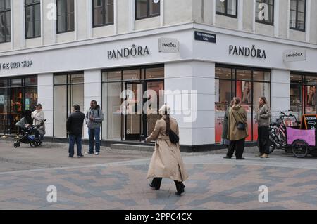 Kopenhagen /Dänemark/23 April 2023/ Pandora Store auf stroeget in der dänischen Hauptstadt Kopenhagen Dänemark. (Foto: Francis Joseph Dean/Dean Pictures) Stockfoto