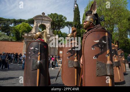 23. April 2023 - Rom, Italien: Römische historische Parade im Rahmen der Feierlichkeiten zum 2775. Jahrestag der Weihnachten Roms. © Andrea Sabbadini Stockfoto