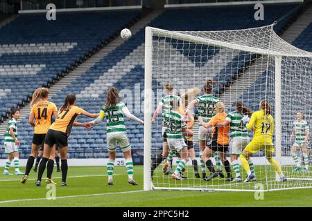 Glasgow, Großbritannien. 23. April 2023. Im Halbfinale des Women's Scottish Cup zwischen Glasgow City und Celtic, gespielt im Hampden Park, Glasgow, Schottland, Großbritannien, gewann Celtic mit 0 bis 1 Punkten. NATASHA FLINT, Celtic Nummer 26, erzielte das Tor in 19 Minuten. Celtic spielt jetzt am 28. Mai 2023 in Hampden Park, Glasgow, Scotland Credit: Findlay/Alamy Live News Rangers im Finale Stockfoto