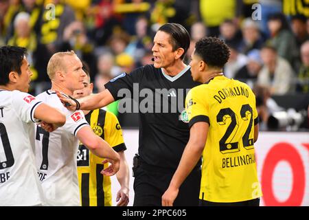 DEUTSCHLAND, DORTMUND - 22. APRIL 2023: Das Spiel der Bundesliga Borussia Dortmund gegen Eintracht im Signal Iduna Park am Signal Iduna Park Stockfoto