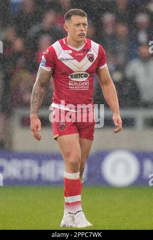 Deon Cross #28 von Salford Red Devils während des Spiels Salford Red Devils vs Catalans Dragons in der Betfred Super League Runde 10 im AJ Bell Stadium, Eccles, Großbritannien, 23. April 2023 (Foto: Steve Flynn/News Images) Stockfoto