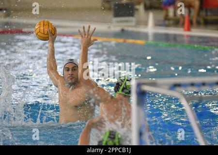 Polo Natatorio Bianchi, Triest, Italien, 22. April 2023, Giuseppe Valentino (Pallanuoto Triest) während Pallanuoto Triest vs AN Brescia - Waterpolo Stockfoto