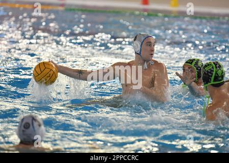 Polo Natatorio Bianchi, Triest, Italien, 22. April 2023, Michele Mezzarobba (Pallanuoto Triest) während Pallanuoto Triest vs AN Brescia - Waterpolo Stockfoto