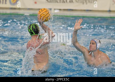 Triest, Italien. 22. April 2023. Alessandro Balzarini (AN Brescia) während des Spiels Pallanuoto Triest vs AN Brescia, Waterpolo Italian Serie A in Triest, Italien, April 22 2023 Kredit: Independent Photo Agency/Alamy Live News Stockfoto