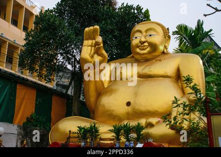 Phra Sangkachai, mit dem fetten Mönch im Wat Mung Muang Tempel in Chiang Rai Stockfoto