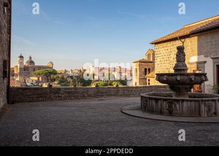 Italien, Latium, Viterbo, Terrassenbrunnen des Palazzo dei Papi Stockfoto