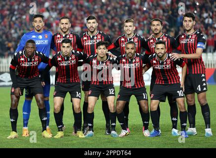 Algier. 24. April 2023. USM Algers Anfänger posieren für Gruppenfotos vor dem Viertelfinale des Confederation of African Football (CAF) Confederation Cup zwischen USM Alger aus Algerien und FAR Rabat aus Marokko am 5. Juli in Algier, Algerien, 23. April 2023. Kredit: Xinhua/Alamy Live News Stockfoto