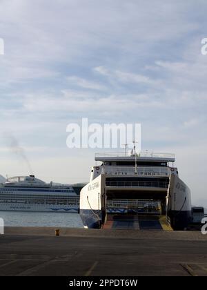 Kerkyra Seaways Fähre Agia Eirini im Hafen von Korfu, Kerkyra, Griechenland Stockfoto