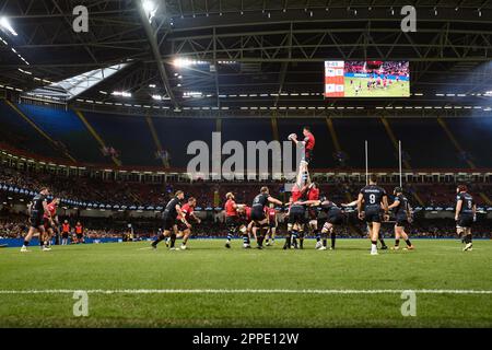 Cardiff, Wales. 22. April 2023 Gegenüberstellung beim Rugby-Spiel „Ospreys gegen Cardiff Rugby“ am URC Welsh Shield Judgement Day im Fürstentum-Stadion in Cardiff, Wales. Kredit: Sam Hardwick/Alamy Live News. Stockfoto