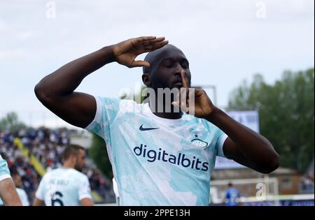 Empoli, Italien. 23. April 2023. Inter Mailands Romelu Lukaku feiert sein Tor bei einem Fußballspiel der Serie A zwischen Inter Mailand und Empoli am 23. April 2023 in Empoli (Italien). Kredit: Str/Xinhua/Alamy Live News Stockfoto