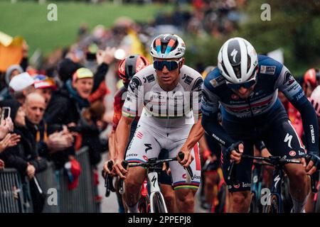 Lüttich, Belgien. 23. April 2023. Bild von Zac Williams/SWpix.com- 23/04/2023 - Radfahren - 2023 Lüttich Bastogne Lüttich - Remco Evenepoel, Soudal Quickstep. Kredit: SWpix/Alamy Live News Stockfoto