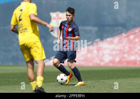 Niko Takahashi Cendagorta (Barcelona), 23. APRIL 2023 - Fußball / Fußball : spanisches Spiel der Gruppe 7 "Liga Nacional Juvenil" zwischen dem FC Barcelona Juvenil B 2-1 Club Escola De Futbol Gava A im Camp de Futbol Ciutat Espotiva Joan Gamper in Barcelona, Spanien. (Foto: Mutsu Kawamori/AFLO) Stockfoto