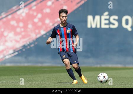 Niko Takahashi Cendagorta (Barcelona), 23. APRIL 2023 - Fußball / Fußball : spanisches Spiel der Gruppe 7 "Liga Nacional Juvenil" zwischen dem FC Barcelona Juvenil B 2-1 Club Escola De Futbol Gava A im Camp de Futbol Ciutat Espotiva Joan Gamper in Barcelona, Spanien. (Foto: Mutsu Kawamori/AFLO) Stockfoto