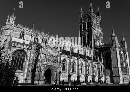 Gloucester Cathedral Süd-Quer und Tower Gloucester England UK, November 2022 Stockfoto