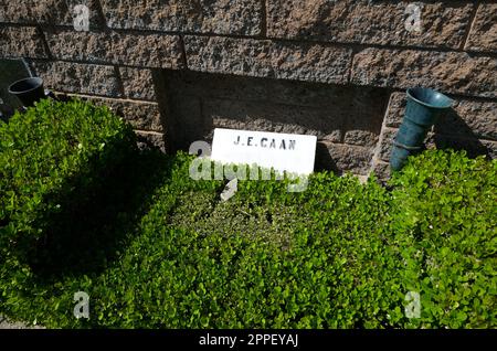 Mission Hills, Kalifornien, USA 23. April 2023 Schauspieler James Caan Grab in Mount Jerusalum Abschnitt im Eden Memorial Park am 23. April 2023 in Mission Hills, Kalifornien, USA. Foto: Barry King/Alamy Stock Photo Stockfoto