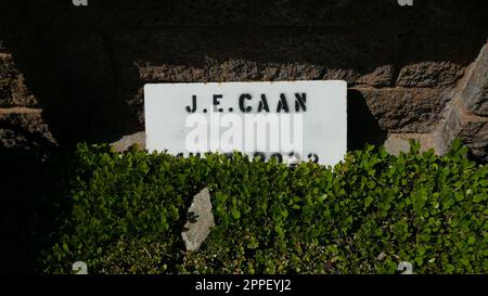 Mission Hills, Kalifornien, USA 23. April 2023 Schauspieler James Caan Grab in Mount Jerusalum Abschnitt im Eden Memorial Park am 23. April 2023 in Mission Hills, Kalifornien, USA. Foto: Barry King/Alamy Stock Photo Stockfoto