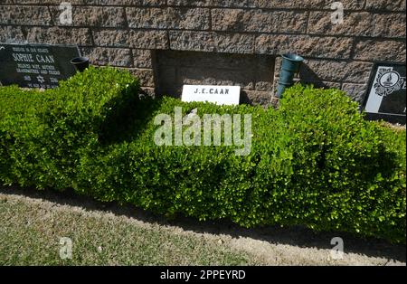 Mission Hills, Kalifornien, USA 23. April 2023 Schauspieler James Caan Grab in Mount Jerusalum Abschnitt im Eden Memorial Park am 23. April 2023 in Mission Hills, Kalifornien, USA. Foto: Barry King/Alamy Stock Photo Stockfoto