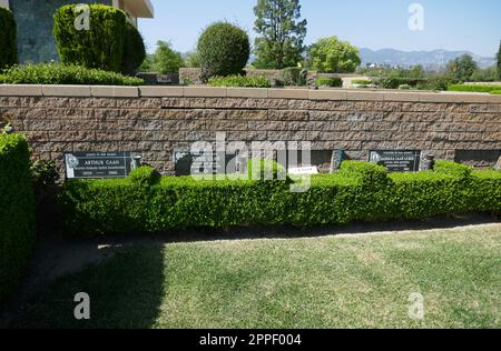 Mission Hills, Kalifornien, USA 23. April 2023 Schauspieler James Caan Grab in Mount Jerusalum Abschnitt im Eden Memorial Park am 23. April 2023 in Mission Hills, Kalifornien, USA. Foto: Barry King/Alamy Stock Photo Stockfoto