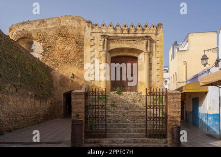 Zugang zu den Mauern Bab R'Mel neben Bab Souk, portugiesische Festung, Asilah, marokko, afrika Stockfoto