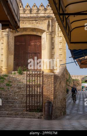 Zugang zu den Mauern Bab R'Mel neben Bab Souk, portugiesische Festung, Asilah, marokko, afrika Stockfoto